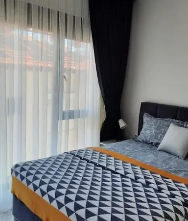 Gem Chic 2 - Br Apartment